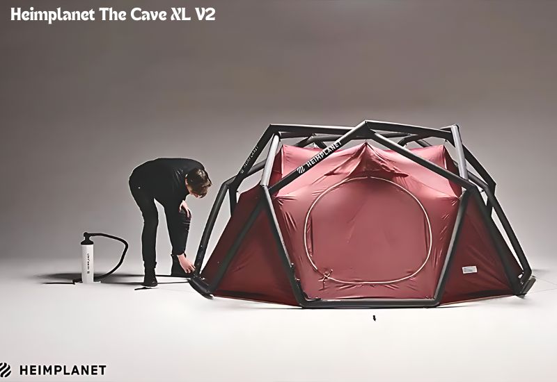 Pumping up the HEIMPLANET CAVE XL by a Camper